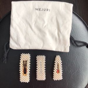 Mejuri - empty dust bag with 3 pearls clips included